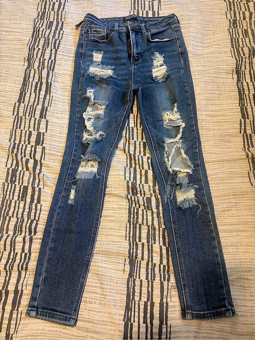 Wax Jean Distressed Skinny Jeans in Blue